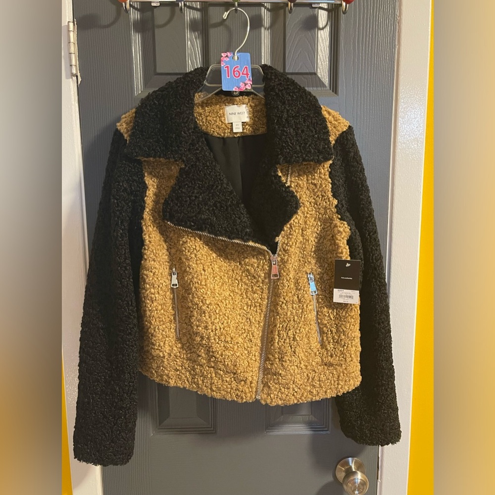 Short Jacket / coat